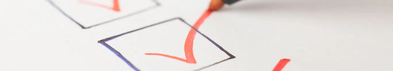 coche rouge sur la case